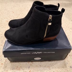 Ladies 8.5 Dr. Scholl's Black Ankle Booties with‎ Zipper